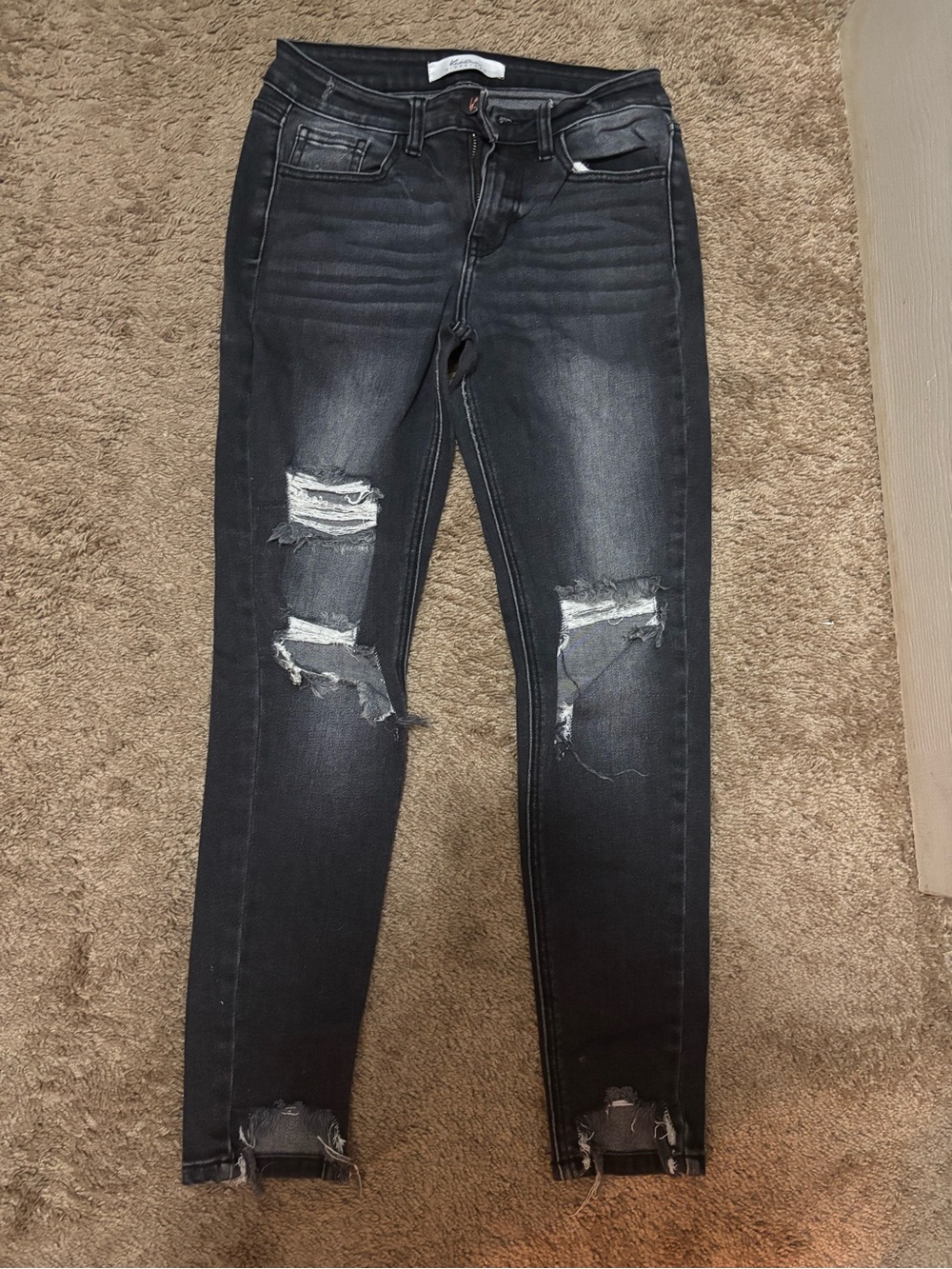 Mid-Rise Distressed Skinny Jeans - Black
